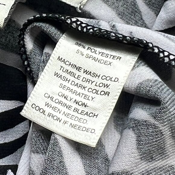 White House Black Market Tank Top Shirt Size XS Zebra Floral Black White Boho - Picture 4 of 9